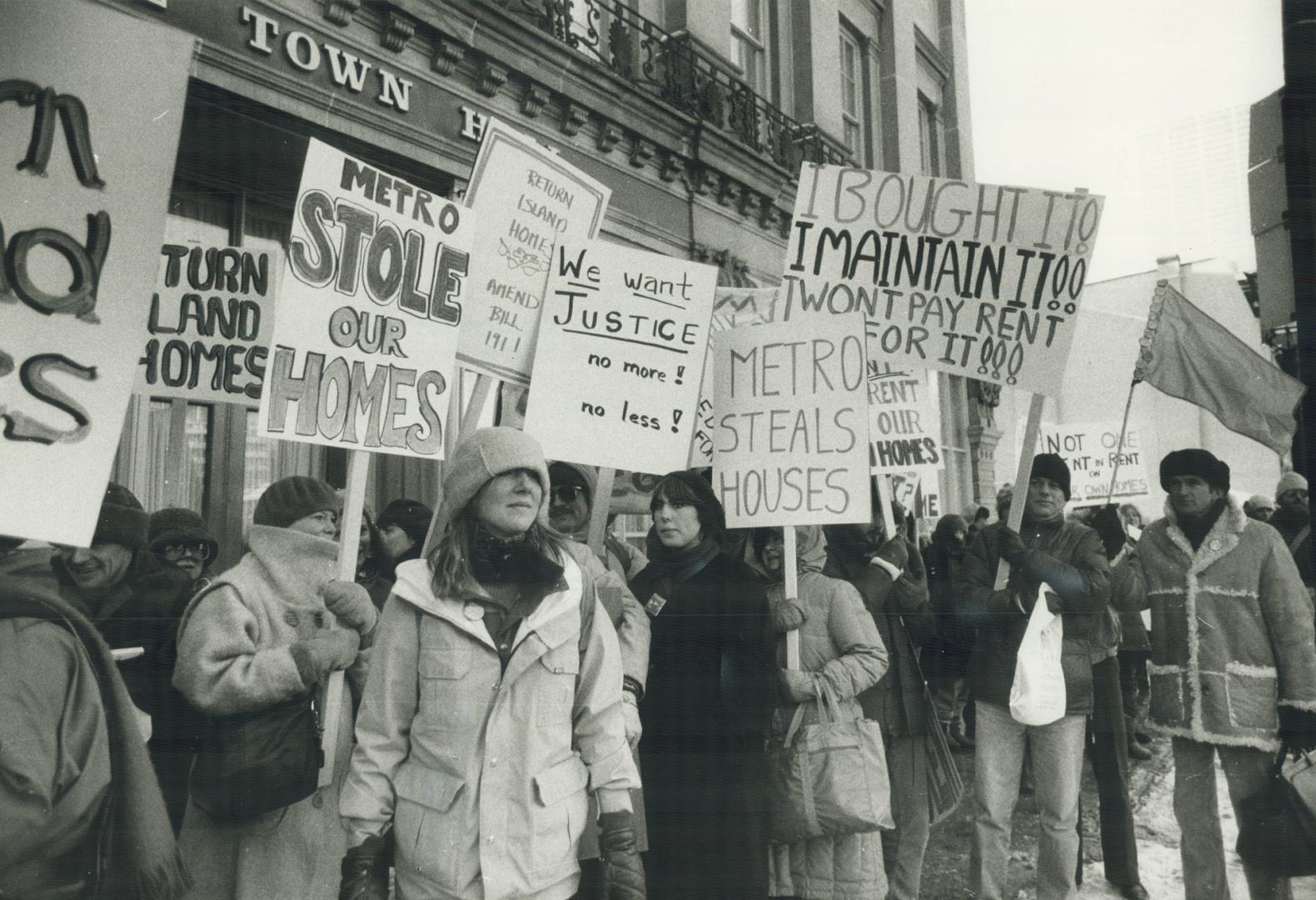 Toronto Island residents demonstrate today outside a rent arbitration meeting between Toronto and Metro 