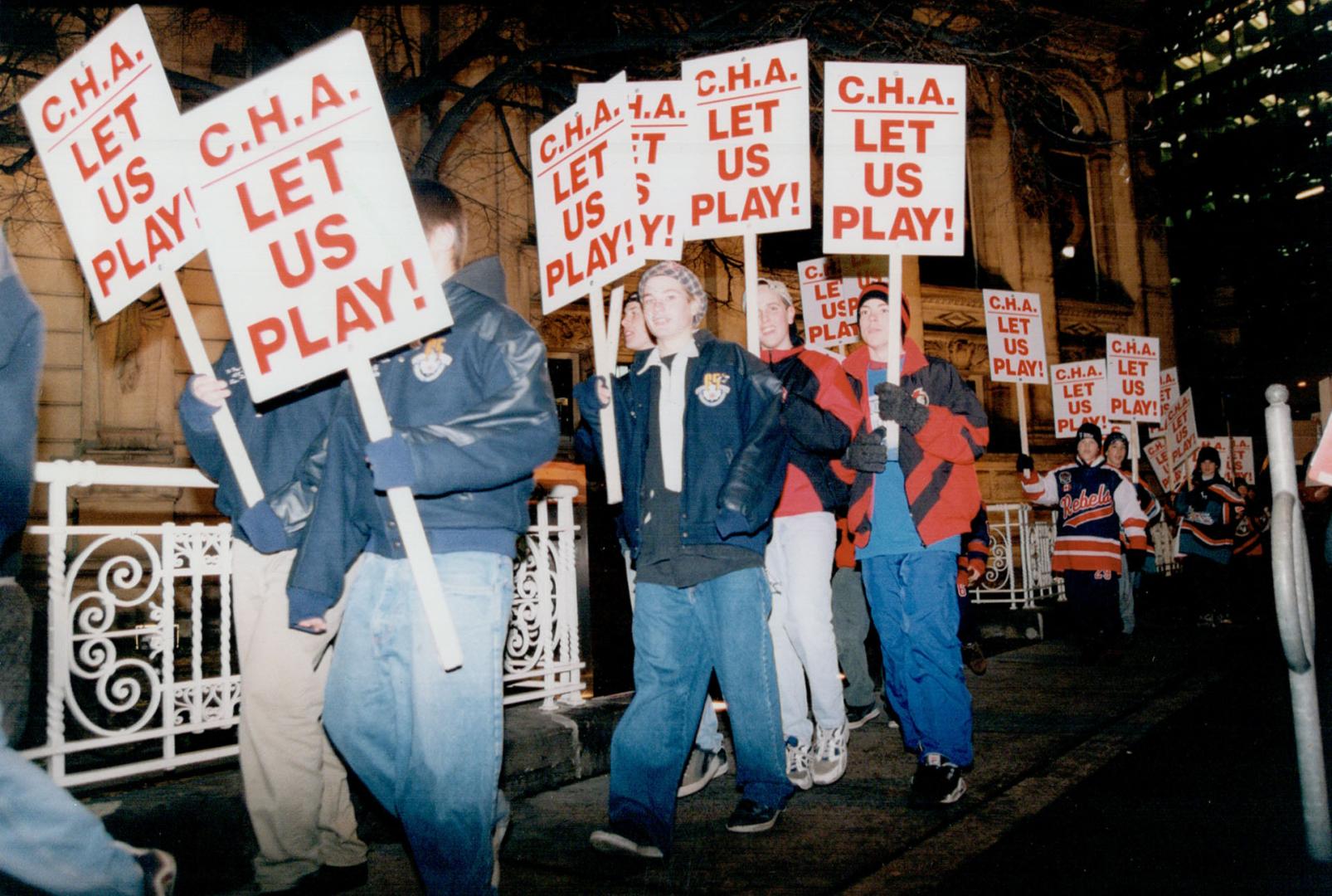 Delivering message: Players from the MTHL and their parents stage protest outside Hockey Hall of Fame aimed at the Canadian Hockey Association