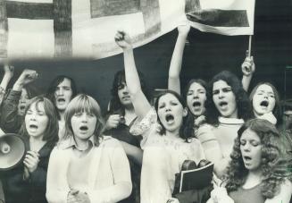 Students protest ceilings on school spending, Queen's Park