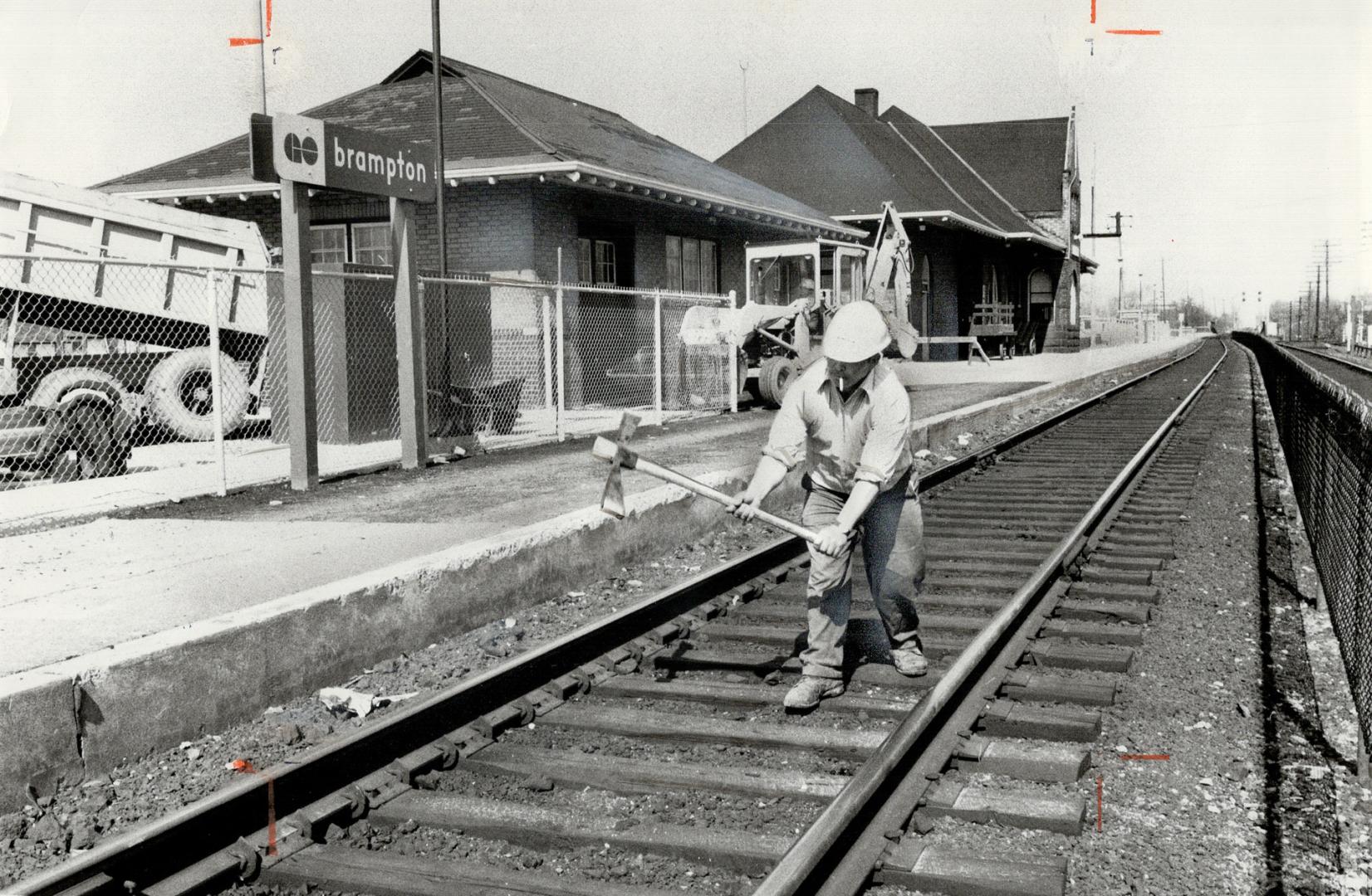 Finishing touches are put on the Brampton GO station from the official opening of service to Toronto tomorrow and regular service on Monday. Three tra(...)