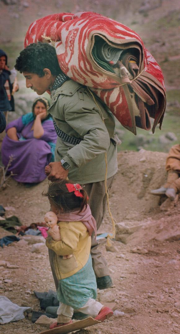 Kurds - Run Over Iraque Border