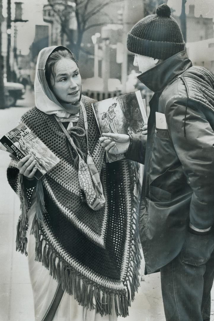 McGill University graduate Eve Norton, who traded pants and cigarettes for a sari and beads seven years ago and became Bibhavati dasi of the Hare Kris(...)