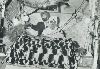 During Worship at the Shromani Sikh Society Temple priest Mall Singh Blaha carries out the traditional Sikh ceremony with assistance form a member of (...)