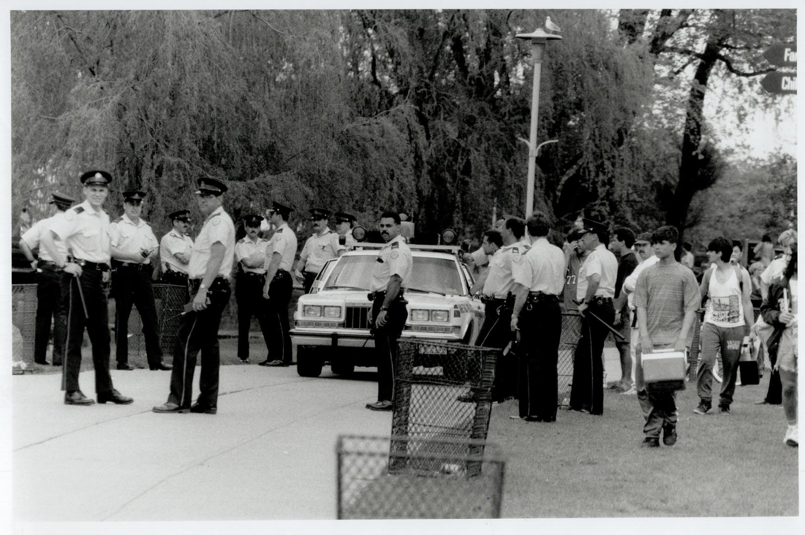 Riots - Canada - Ontario - Toronto - 1992 Toronto Island