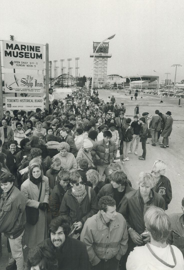 They were lined up by the thousand this morning long before opening time for the bargain-lover's version of Olympic-calibre competition - the annual H(...)