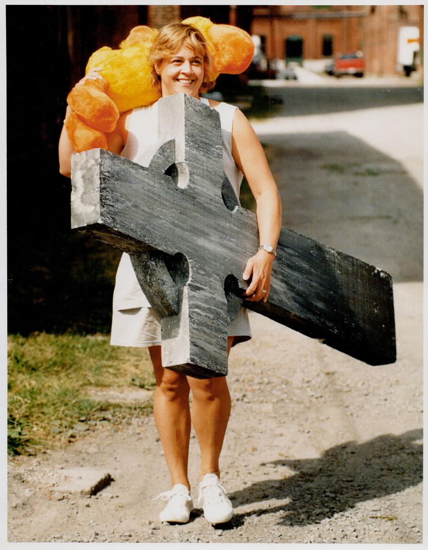 Garage sale of movie props at Goodesham dishelling