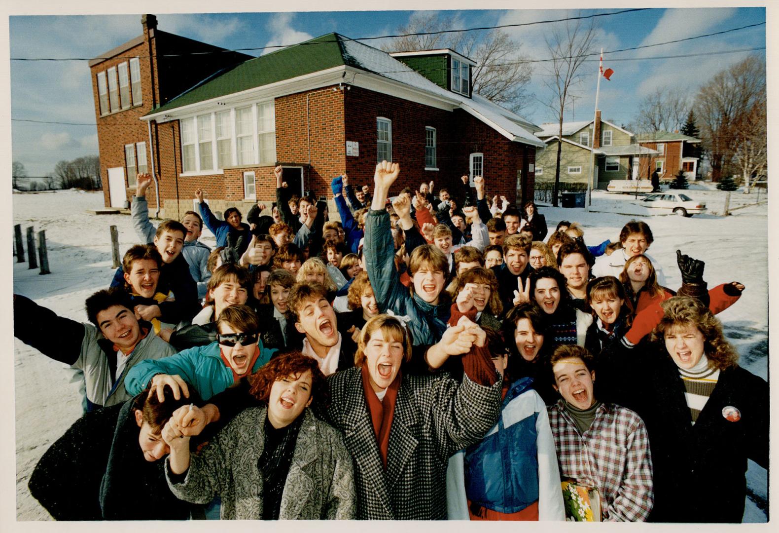 Good things come in small packages, Cartwright High School, a six-room building constructed in 1925, is Ontario's smallest secondary school. Cartwrigh(...)