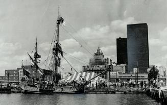 The 'Nonsuch' touches in at Toronto, Floating under the shadows of Toronto's skyline, the Nonsuch, a replica of the 17th century sailing ship that hel(...)