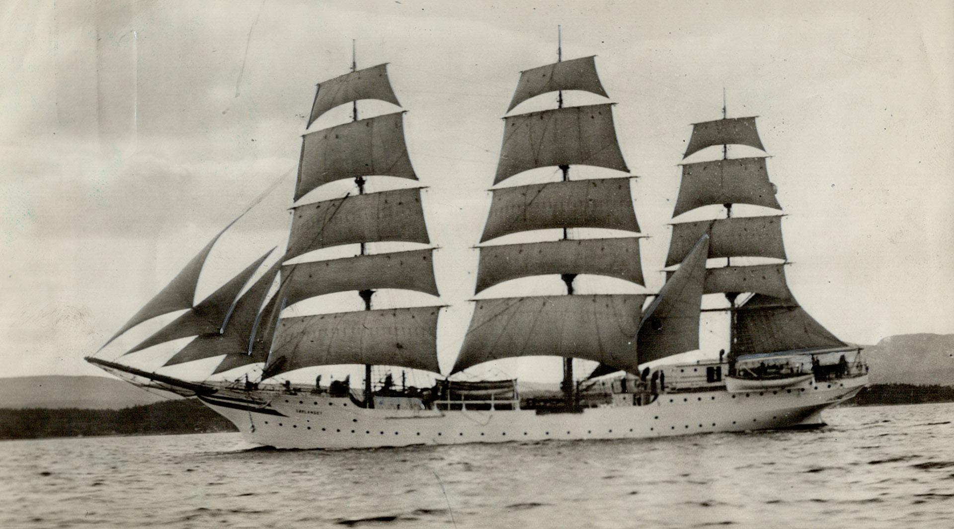 Crosses sea under own canvas from Norway, Torontonians will soon have a chance to see the sailing ship Sortlandet, which has crossed the ocean from No(...)