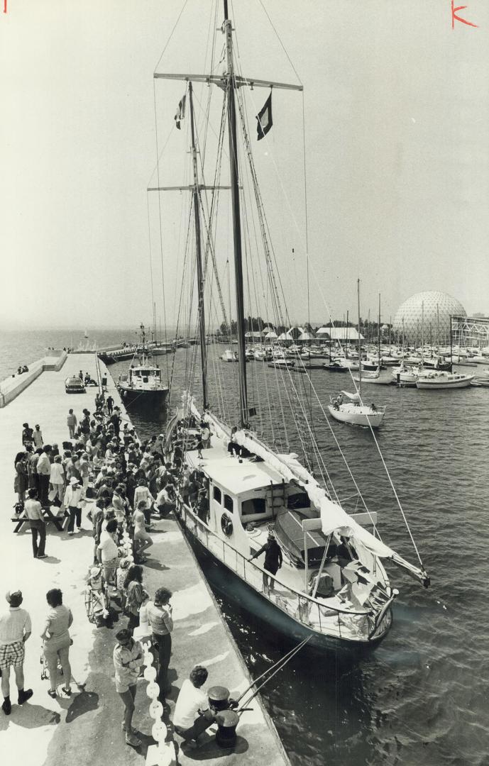 Concrete Boat Sinks Near Halifax, Candy Apple gets a rousing send-off last June as it leaves Toronto on the first leg of a planned round-the-world cru(...)