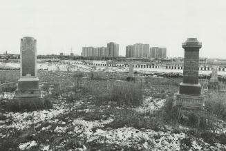 An 1840 Cemetery, containing 100 graves but few headstones, will be incorporated intact into the parking lot of a new shopping plaza at Warden and Fin(...)