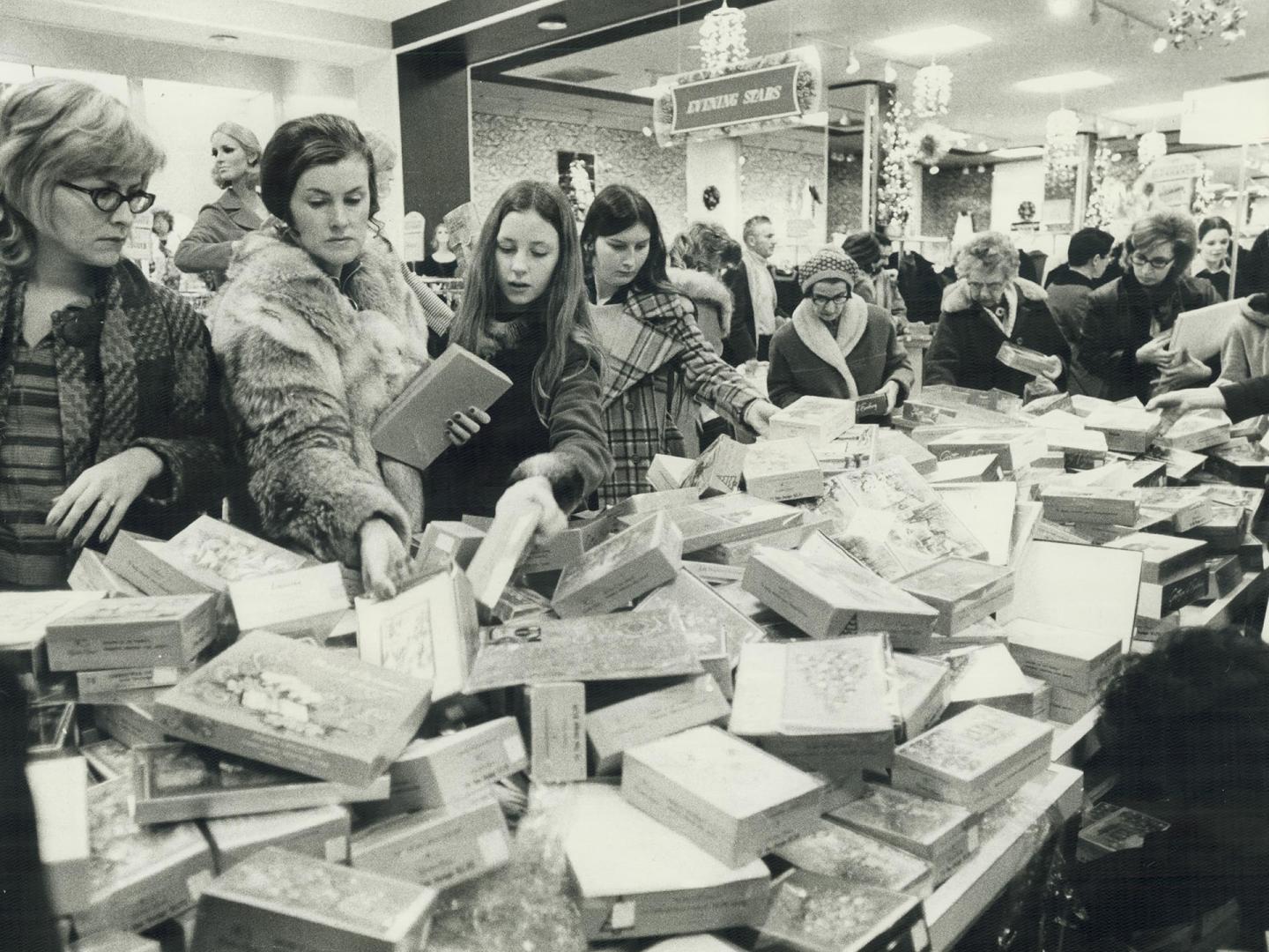 Boxing day crowds Jam Metro stores