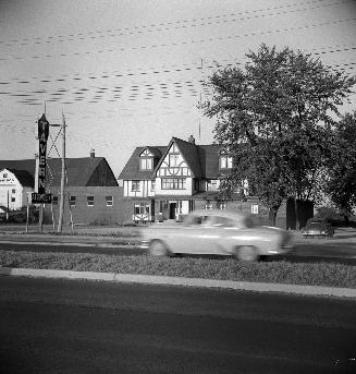 Algonquin Tavern