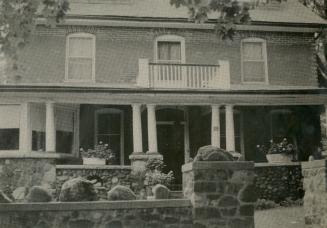 Playter Farm House, 28 Playter Crescent