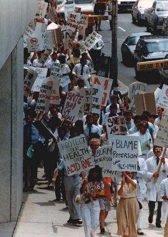 Strikes - Canada - Ontario - Doctors 1986