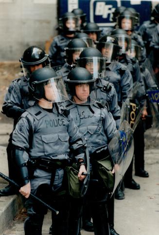 Strikes - Canada - Ontario - Public Service 1996 - Queen's Park, March 18, 1996