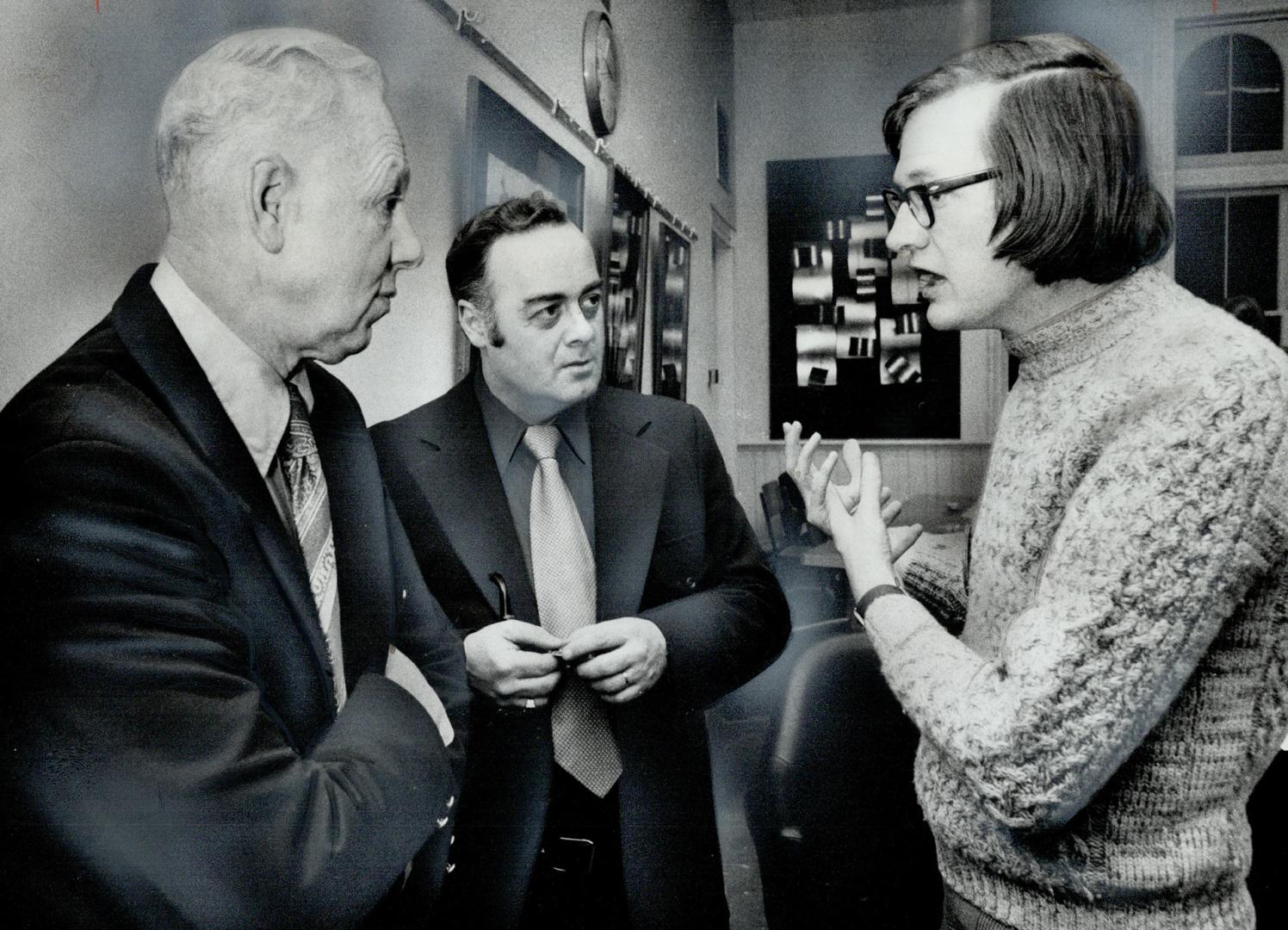 On the 42nd day of a strike by secondary school teachers in York Region, York Trustees Jack Mackay (left) and Warren Bailie (centre) talk with William(...)