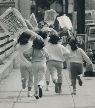 Strikes - Canada - Ontario - Toronto - Teachers 1987