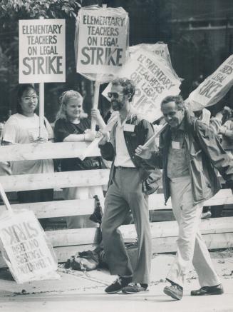 Strikes - Canada - Ontario - Toronto - Teachers 1987