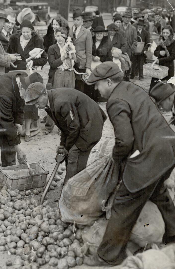 State legislature to consider situation, This week Cleveland relief officials were distributing potatoes and other food supplies under an emergency pl(...)