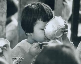 Children who are always hungry, The 1,245 children in the Govap Orphanage outside Saigon cry with hunger - and many have problems that arose because t(...)