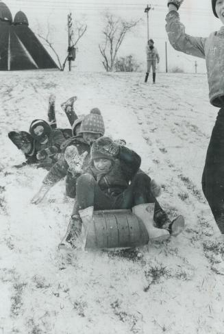 A snow spree in the countryside around Metro can be made easily in a day by following the accompanying route