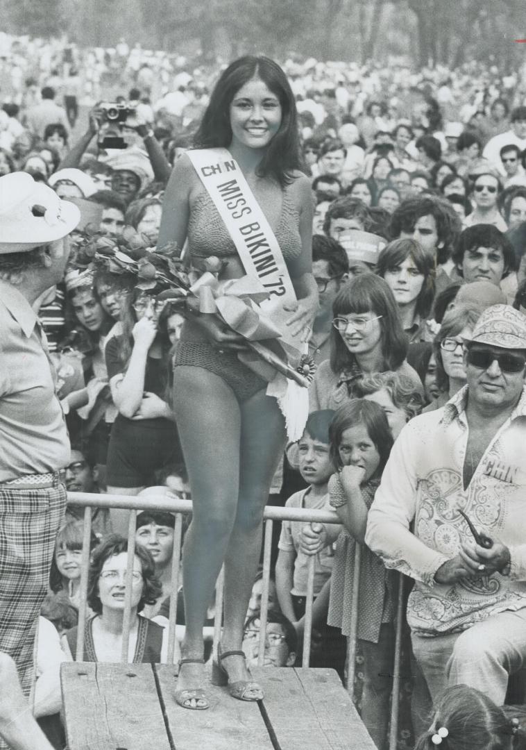 Chosen Miss Bikini at radio station Chinés international picnic yesterday on Toronto Islands, 22-year-old Mariann Lee is a Toronto-born model who spea(...)