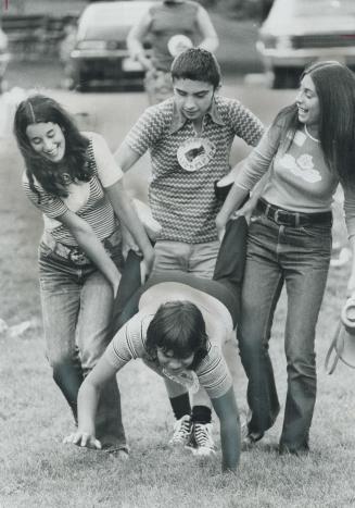 Wheelbarrow races are a big thing in the annual field day of the free summer day camp held by the Canadian National Institute for the Blind. As counse(...)