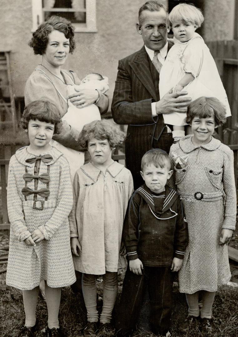 The family of Annie Katherine Smith, Alfred Smith, Toronto fireman