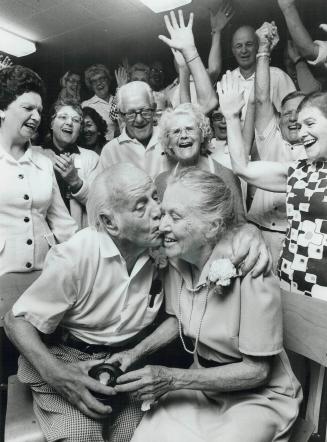 Upheld hands of friends and relatives at the New Toronto Lawn Bowling Club were the first to mark the 50 years of marriage for Rev. Harry Hill and his(...)