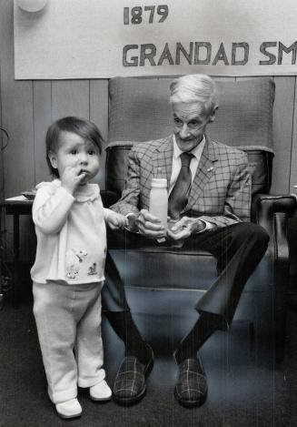 Centuries, One hundred years separates 101-year-old William Smith and his 1-year-old great, great, great grandniece, Melissa Ann Palmer. They celebrat(...)