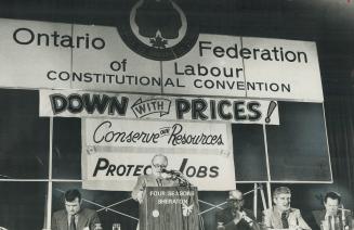 David Archer, the president of the Ontario Federation of Labor, addresses the federation's annual convention yesterday in the Four Seasons-Sheraton. A(...)