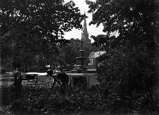 ALLAN GARDENS, fountain