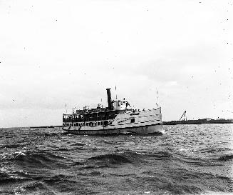 LINCOLN (1900-1904), entering Welland Canal, St