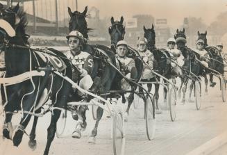 This kojak didn't get his man. The 4-year-old pacer Kojak, named for the television detective with the taste for lollipops, leads the second-race fiel(...)