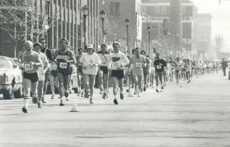 1,500 run for glory, More than 1,500 people jogged through downtown Toronto under sunny skies yesterday to raise an estimated $30,000 for the Ontario (...)