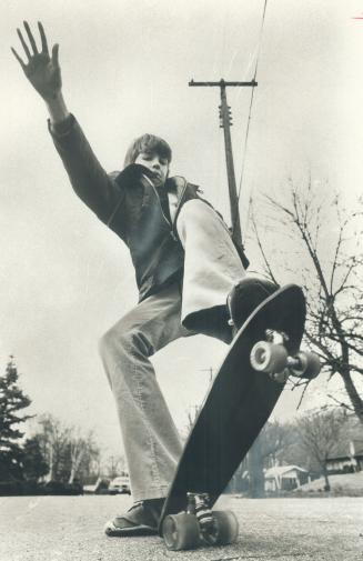 Skateboarding Is fun, but many youngsters and a few parents, too, found themselves in the emergency rooms of Metro's hospitals this summer with broken(...)