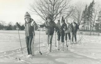 Brate Creek, Prov Park, Riche Osborne of Barlyta and Children Wesley 5, David 9, Riche 11,and Friend Susa Holden 13