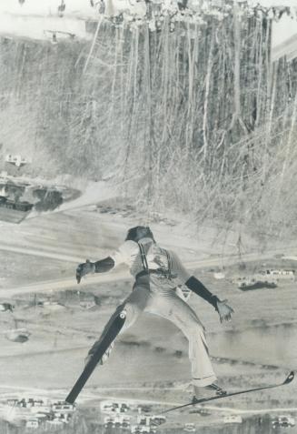 Hot dogging at Blue Mountain, In the aerial finals of the Canadian freestyle skiing championships yesterday at the Blue Mountain Apple Bowl. Near Coll(...)