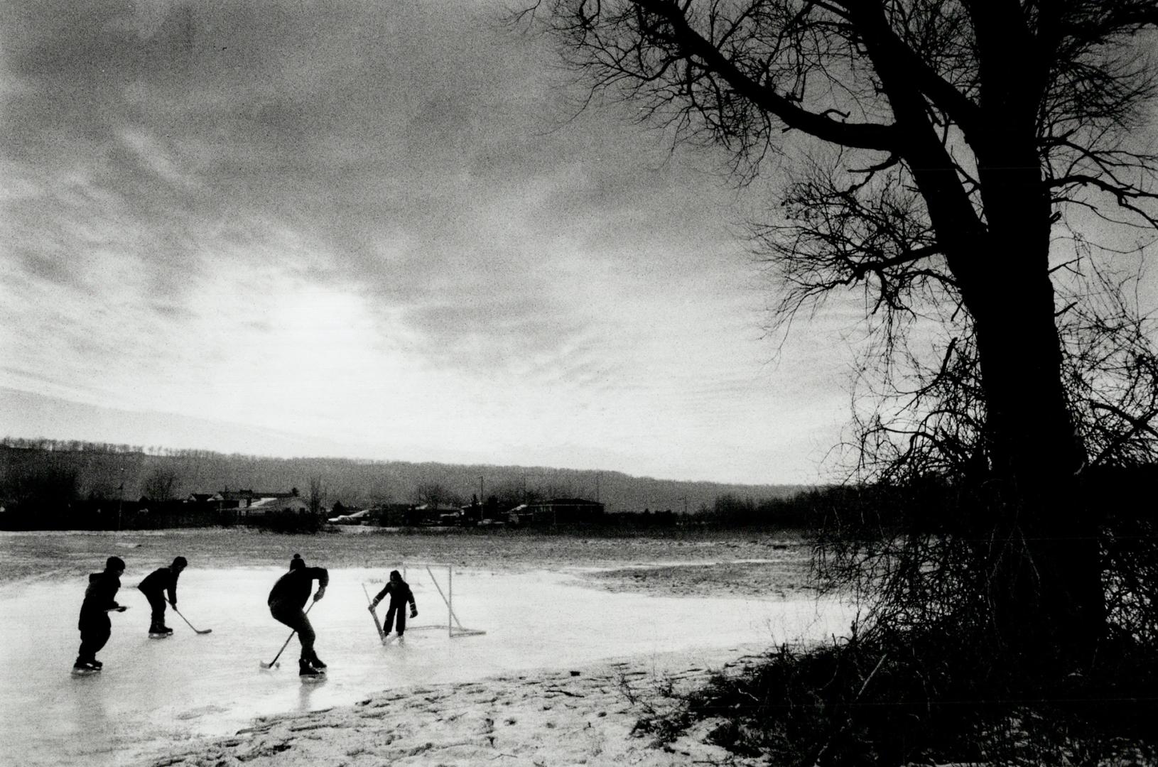 When school's away, the Boys will play, And a frozen bog just outside Grimsby provided the ideal setting Tuesday afternoon for Canada's national pasti(...)