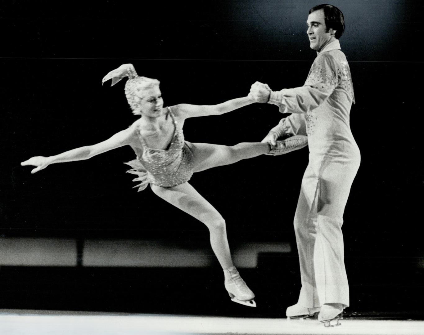 Dazzling displays of skating thrilled crowds at the Ice Capades last night