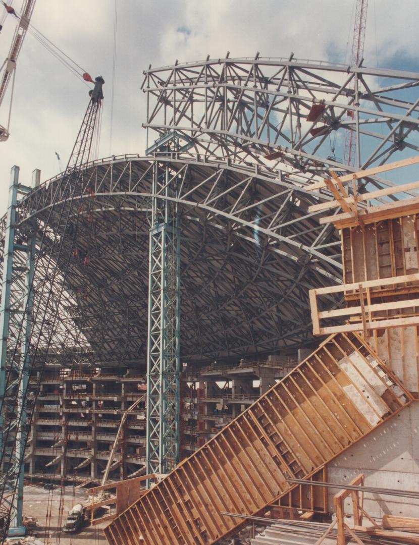 Sports - Stadiums - Canada - Ontario - Toronto - Skydome (Construction) 1988