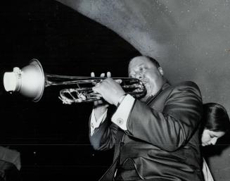 Charles Shavers, In charge at the Colonial