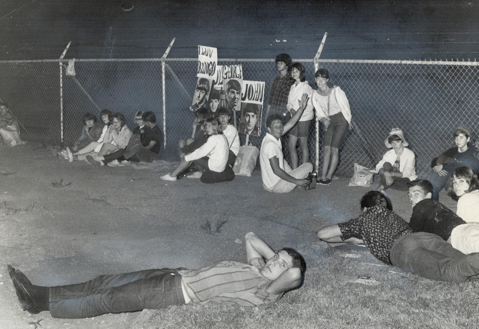 These Beatle fans waited in vain for their idols at Totonto airport