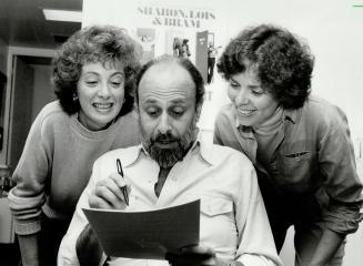 Superstars of the sandbox set, from left, Lois, Bram and Sharon, who take part in a variety spectacular at Roy Thomson Hall next Saturday, put heads together and got 14 out of 15 on quiz