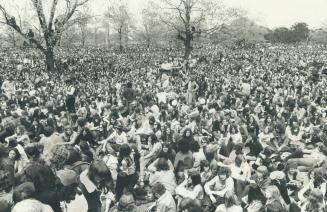 A Musical high in the park. A six-hour concert of rock, folk, blues and pop music-the High Park Freee Festival-drew a crowd police estimate at between(...)