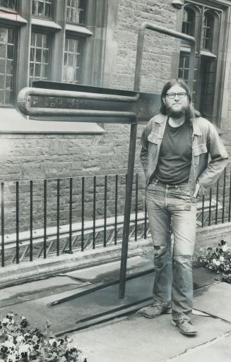 A former steelworker and welder, Toronto artist Michael Czerewko is spending the summer in the courtyard of the University of Toronto's Hart House cre(...)