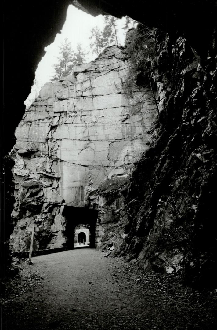 Othello Tunnels Near Hope