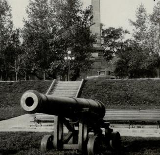 Old canon at the monument to Wolfe and Montcalm in Quebec City