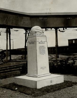 Monument designed by Henri Herbert and J